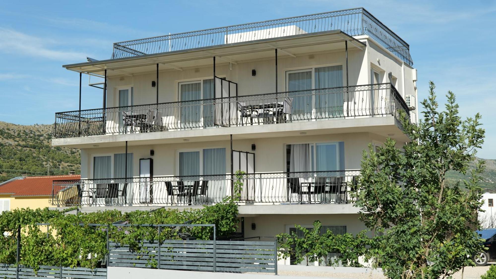 Apartmani Dalmacjia Grebastica Exterior photo