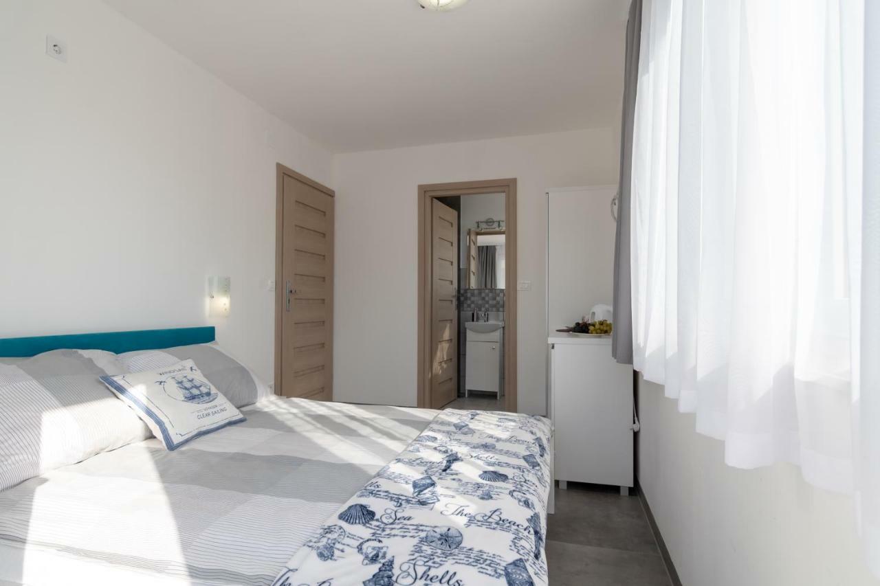 Apartmani Dalmacjia Grebastica Exterior photo