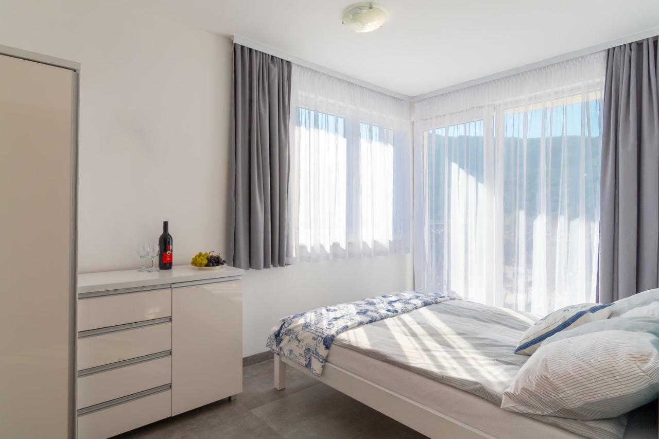 Apartmani Dalmacjia Grebastica Exterior photo