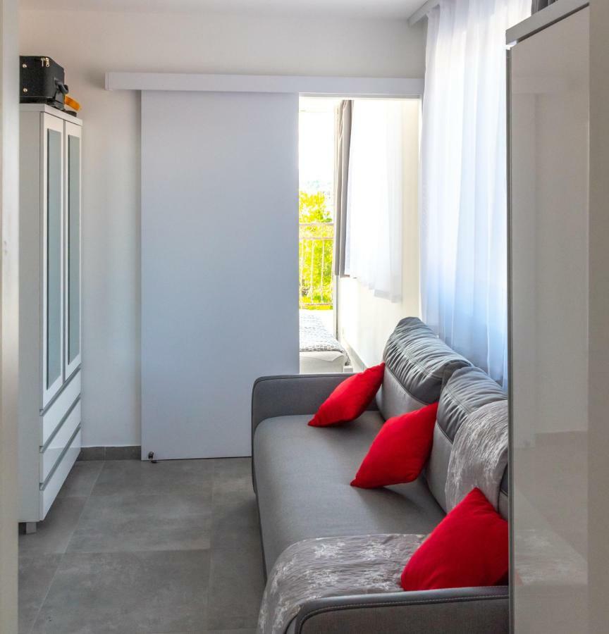 Apartmani Dalmacjia Grebastica Exterior photo