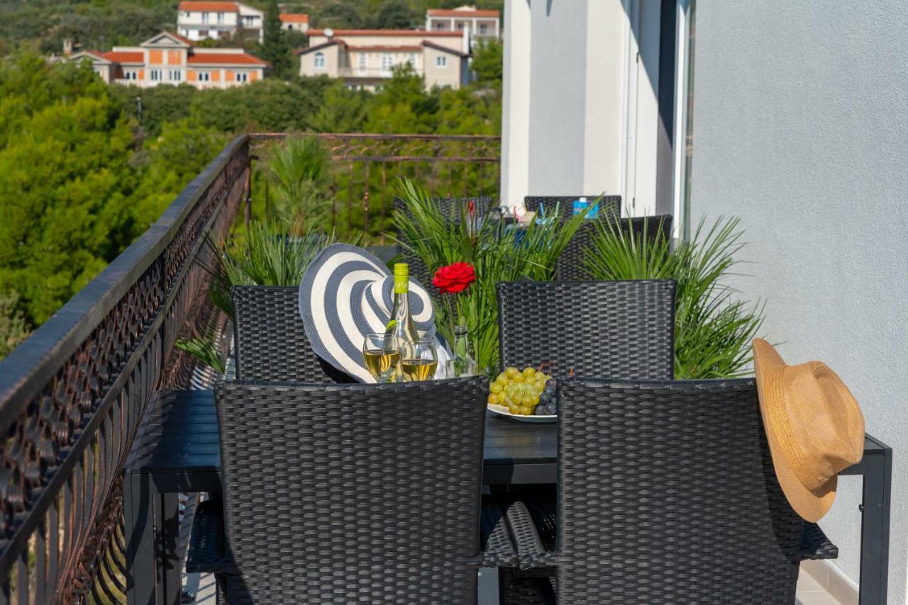 Apartmani Dalmacjia Grebastica Exterior photo