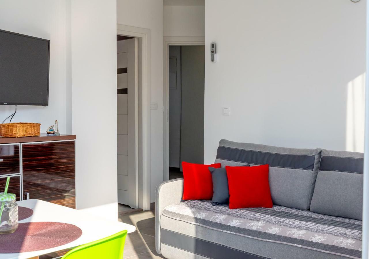Apartmani Dalmacjia Grebastica Exterior photo