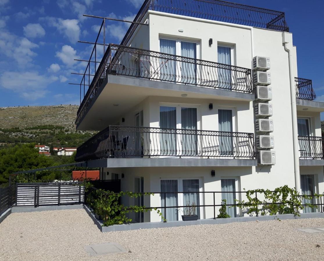 Apartmani Dalmacjia Grebastica Exterior photo